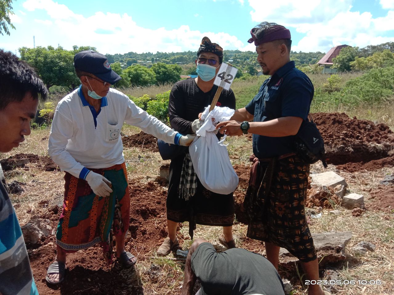 Kuburan Hindukupang14