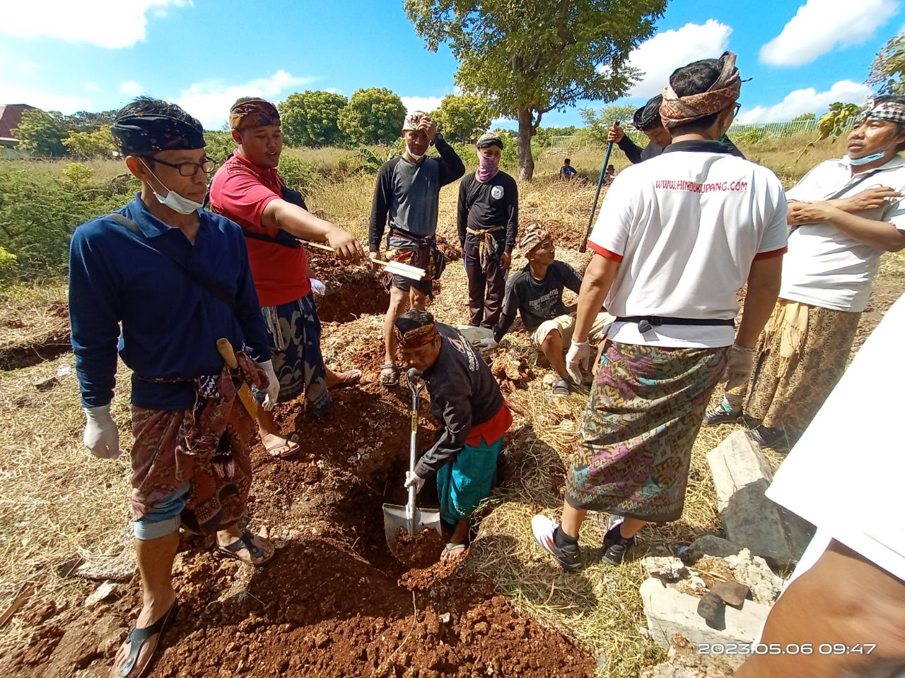 Kuburan Hindukupang19