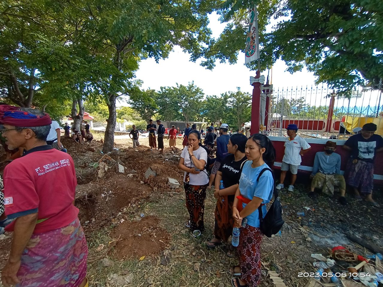 Kuburan Hindukupang24