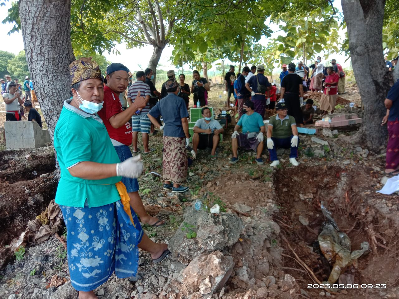 Kuburan Hindukupang25
