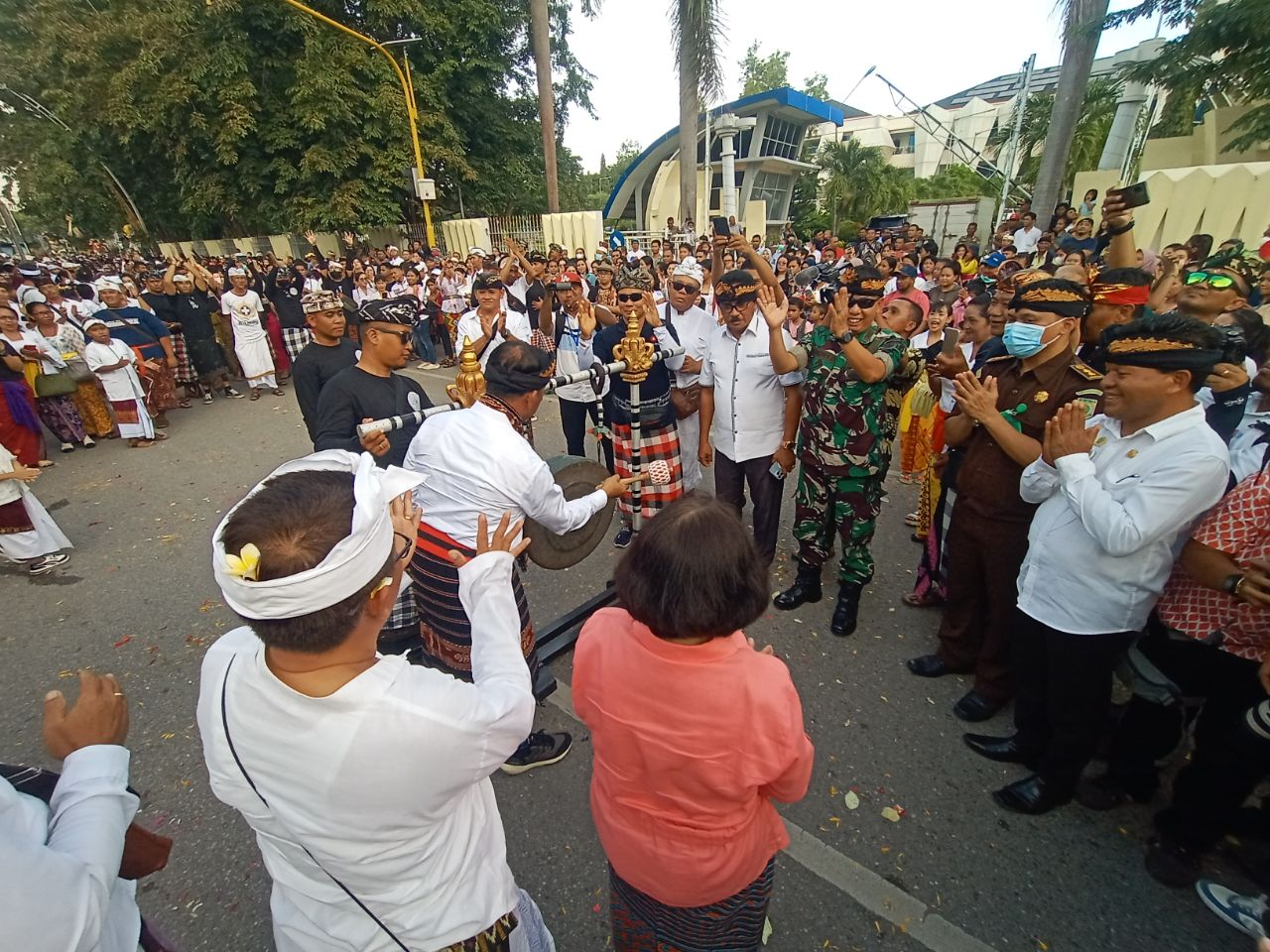pawai ogoh ogoh hindukupang ntt13
