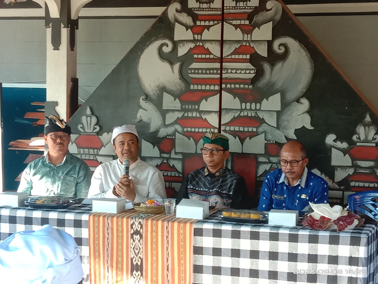 photo1694182382