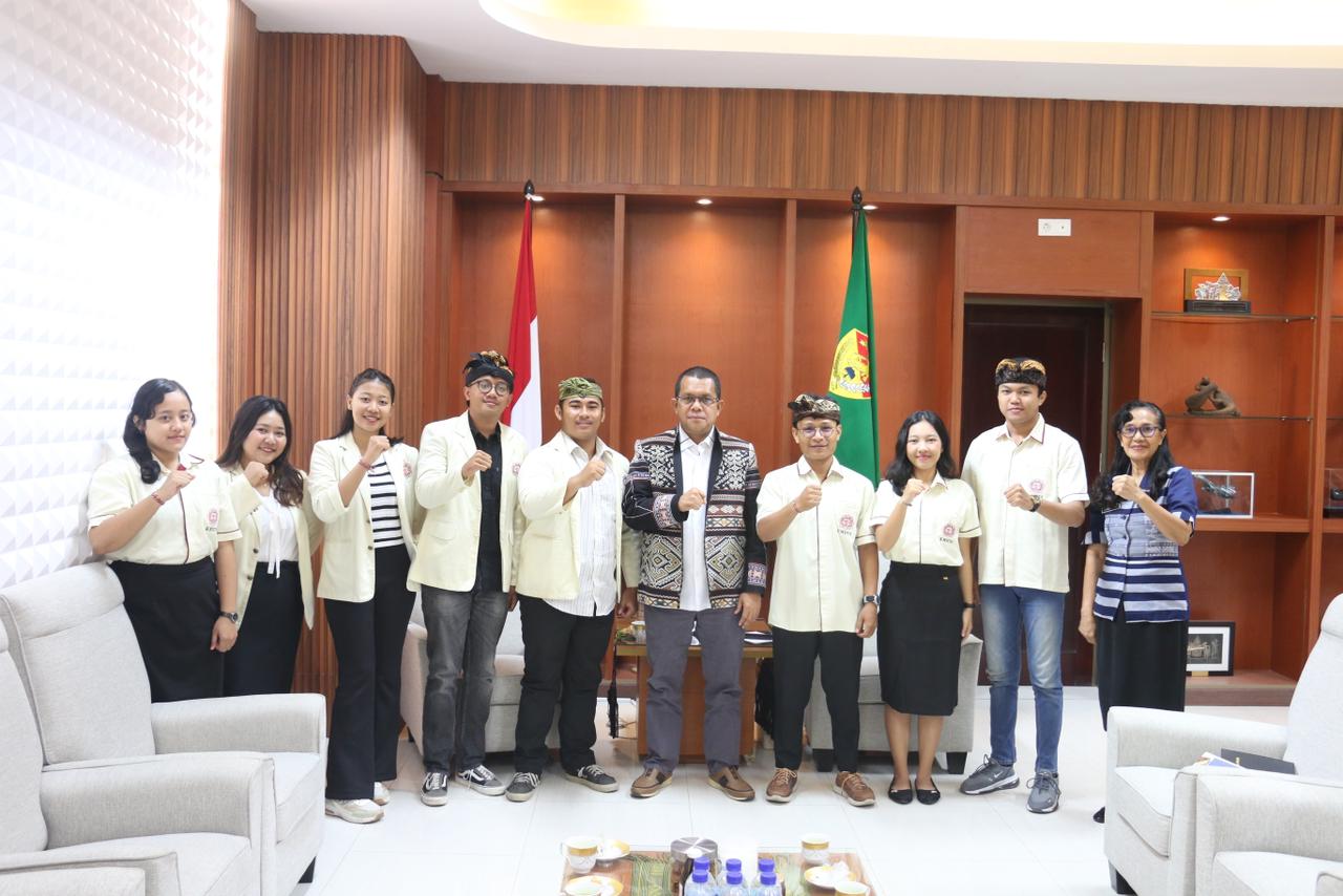 Gubernur NTT Melki PDKMHDINTT