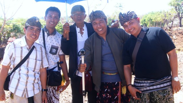 Mecaru dan Matur Piuning di Pura Prajapati