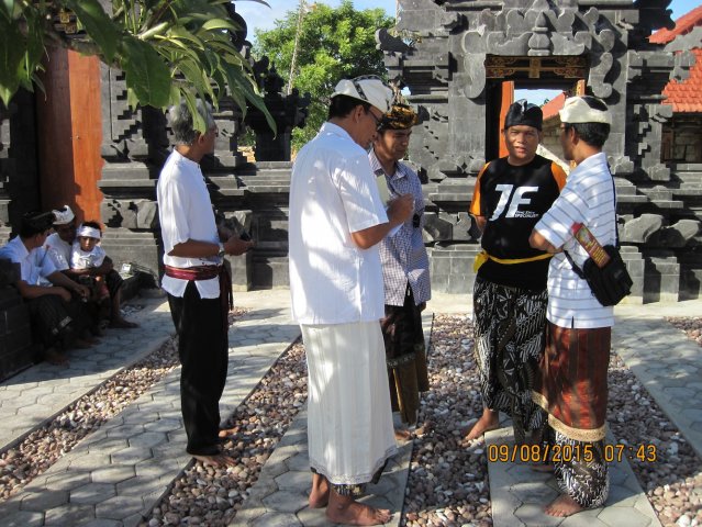 Mecaru dan Matur Piuning di Pura Oebananta